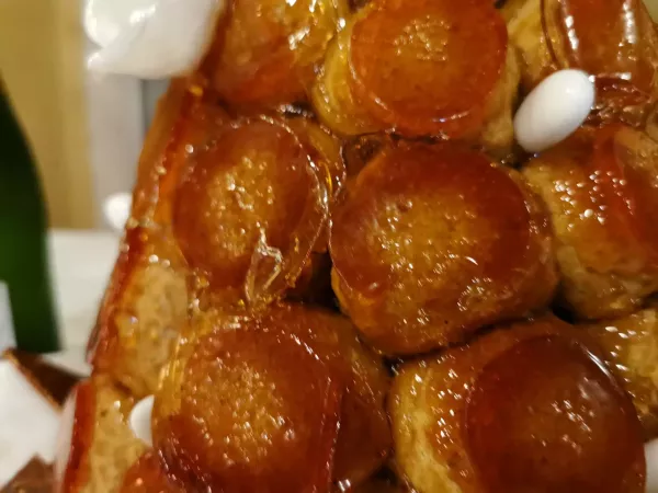 Traiteur pas cher Mauguio choux pièce montée - Lecomte Traiteur